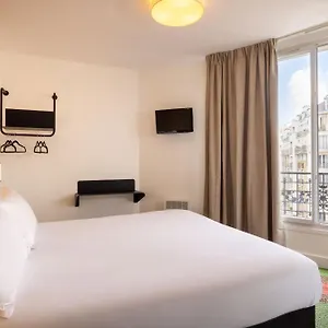 Korner Eiffel Paříž
